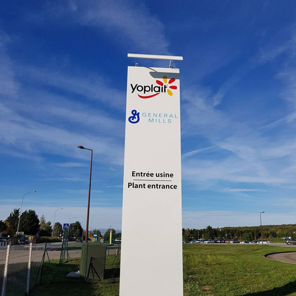 Totem yoplait 6 mètres avec éclairage